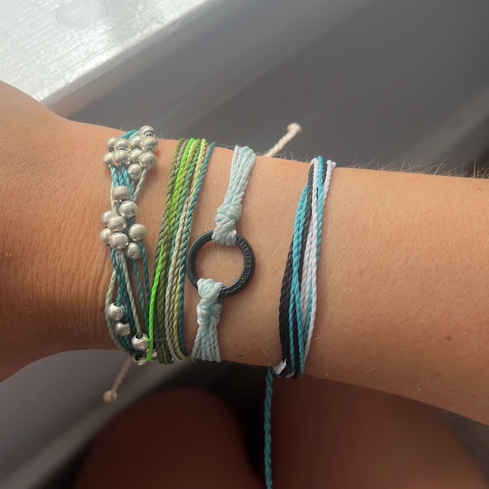 PACK OF PURA VIDA BRACELETS